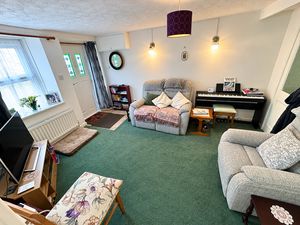 Edgecumbe Road